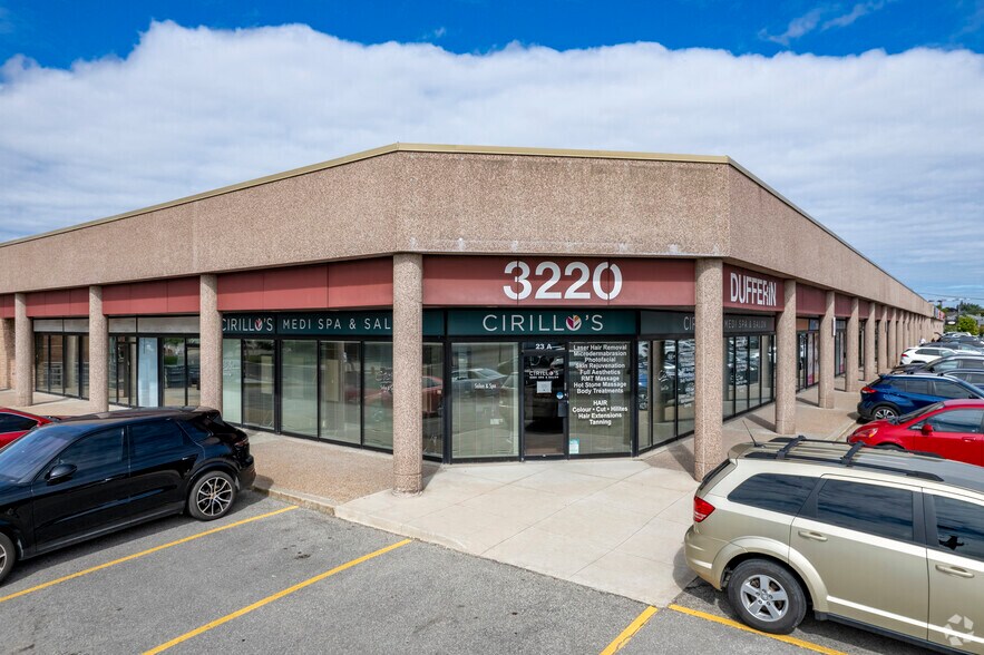 3220 Dufferin St, Toronto, ON à louer - Photo de l’immeuble – Image 1 sur 5