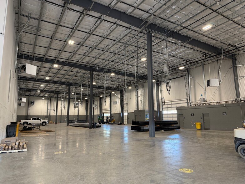 741 Hickory Industrial Dr, Old Hickory, TN à louer - Photo de l’immeuble – Image 2 sur 8