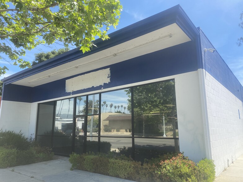 558 N Lake Ave, Pasadena, CA à louer - Photo de l’immeuble – Image 3 sur 4