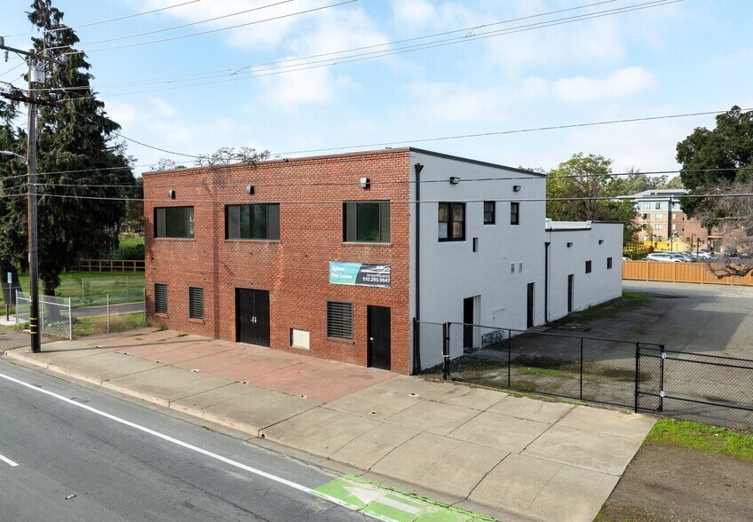 1448 A St, Castro Valley, CA à louer - Photo de l’immeuble – Image 1 sur 9