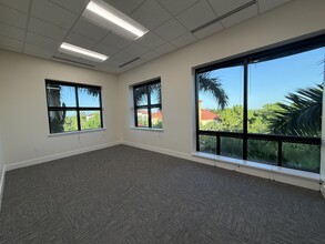 9530 Marketplace Rd, Fort Myers, FL à louer Photo intérieure– Image 2 sur 2
