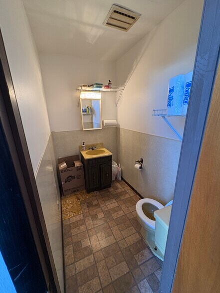530 Cherry Ln, Floral Park, NY à louer - Photo de l’immeuble – Image 3 sur 13