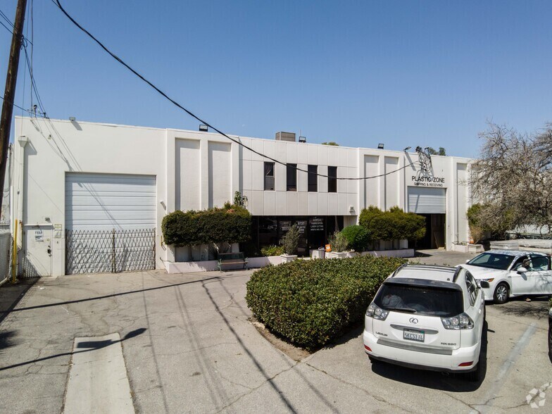 6735-6737 Valjean Ave, Van Nuys, CA à louer - Photo de l’immeuble – Image 2 sur 5