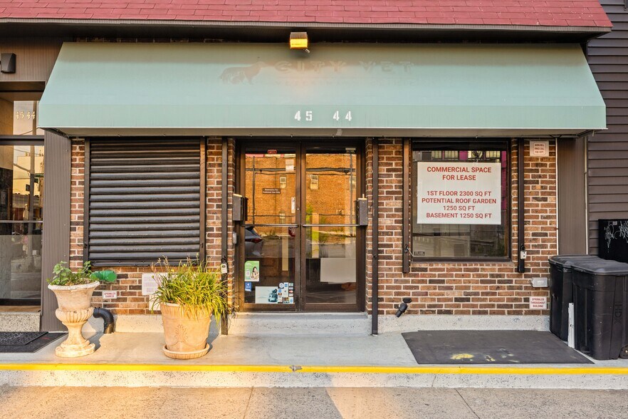45-44 Vernon Blvd, Long Island City, NY à louer - Photo de l’immeuble – Image 3 sur 28