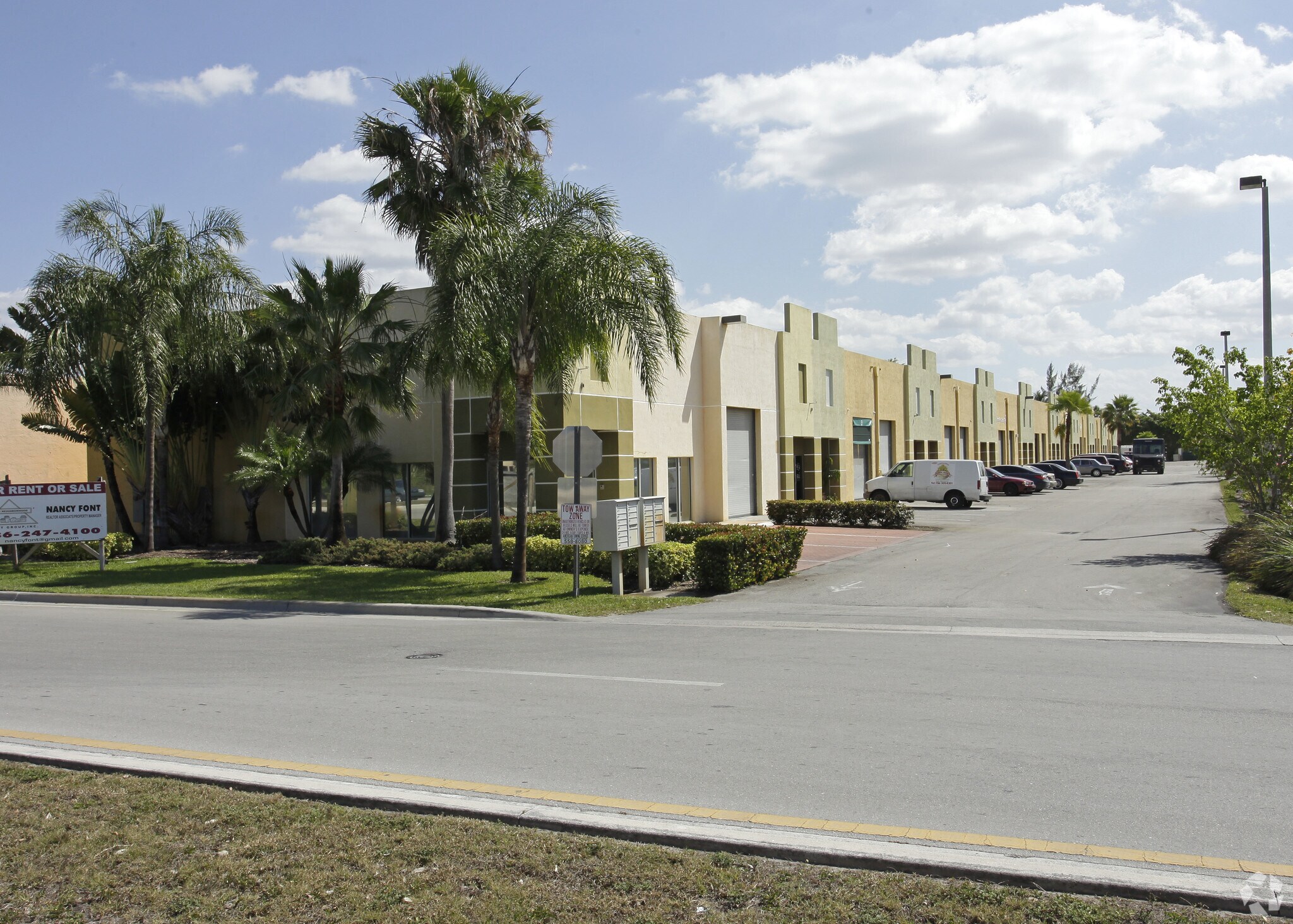 13117 NW 107th Ave, Hialeah Gardens, FL à vendre Photo principale– Image 1 sur 1