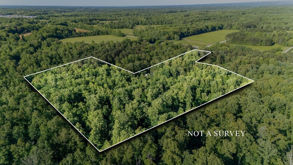 151 Spence Store Loop, Holladay, TN à vendre - Photo principale – Image 1 sur 50