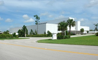 Plus de détails pour 760 NW Enterprise Dr, Port Saint Lucie, FL - Industriel/Logistique à louer