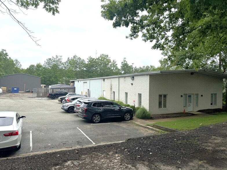 12700 Oak Lake Trl, Midlothian, VA à vendre - Photo de l’immeuble – Image 1 sur 7