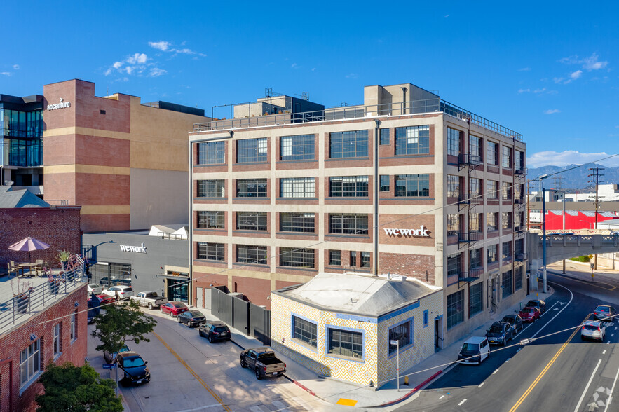 1019 E 4th Pl, Los Angeles, CA à louer - Photo principale – Image 1 sur 31