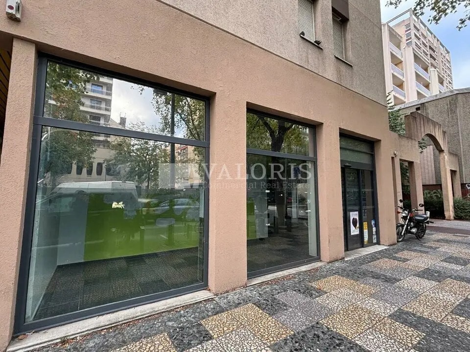 Local commercial dans Lyon à louer Photo de l’immeuble– Image 1 sur 13