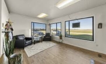 645 E Lasalle St, Somonauk, IL à louer Photo de l’immeuble– Image 2 sur 3