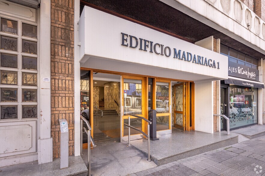 Avenida Madariaga, 1, Bilbao, Vizcaya à louer - Photo de l’immeuble – Image 3 sur 4