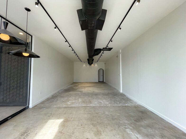 8445-8447 Melrose Ave, West Hollywood, CA à louer - Photo intérieure – Image 3 sur 6