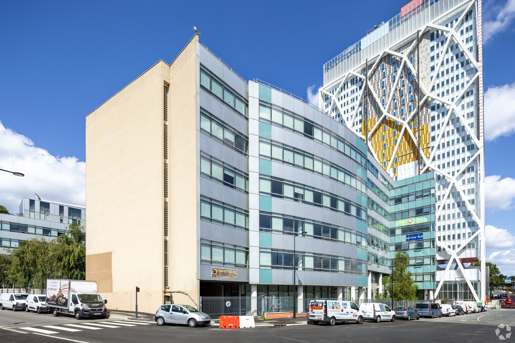 Bureau dans Saint-Denis à louer Photo principale– Image 1 sur 4