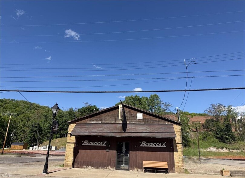 202 N Chester St, New Cumberland, WV à vendre - Photo de l’immeuble – Image 1 sur 6