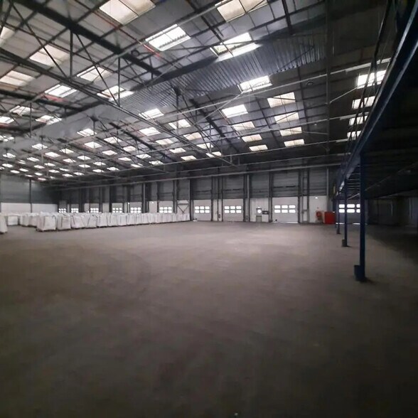 Industriel/Logistique dans Gennevilliers à louer - Photo de l’immeuble – Image 1 sur 3