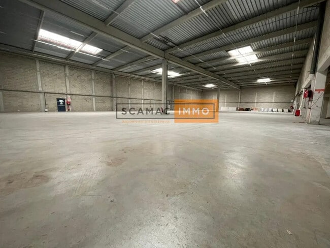 Plus de détails pour Local d'activités à louer