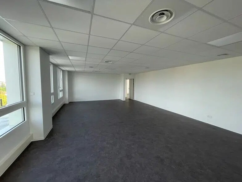 38 Rue Jean Pages, Villenave-d'Ornon à vendre - Photo de l’immeuble – Image 2 sur 11