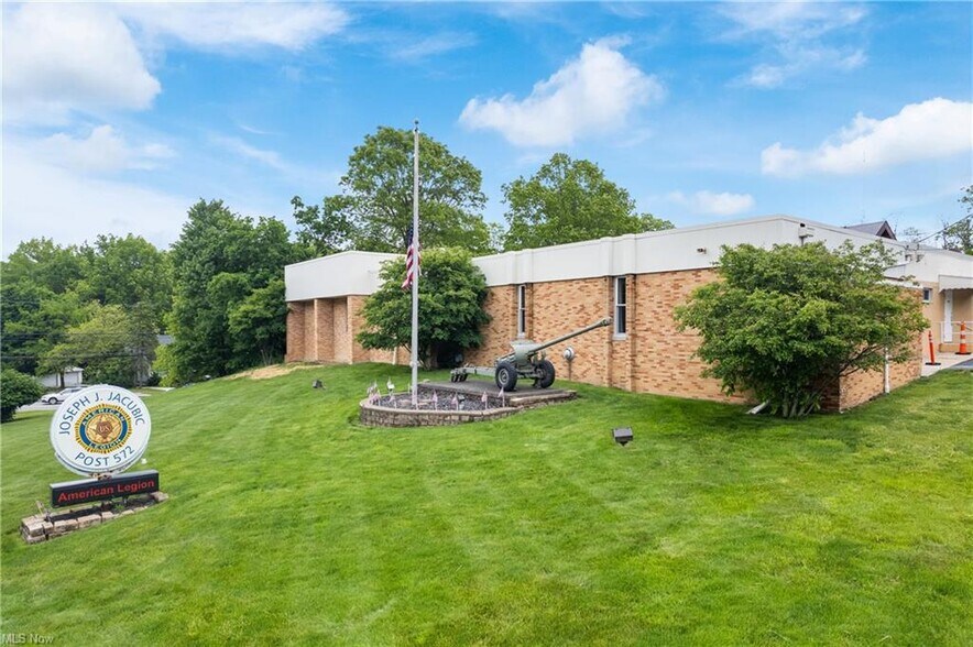 6483 State Rd, Parma, OH à vendre - Photo principale – Image 1 sur 23