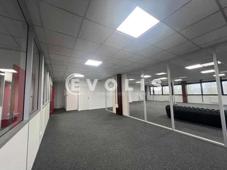 Bureau dans Villebon-sur-Yvette à vendre - Photo intérieure – Image 2 sur 9