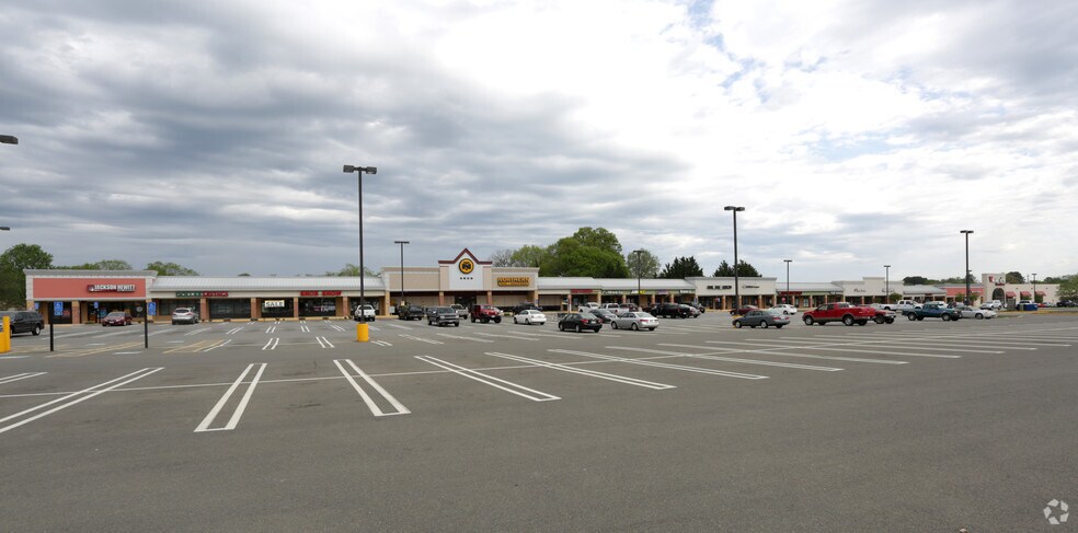 3501-3655 Plank Rd, Fredericksburg, VA à louer - Photo de l’immeuble – Image 1 sur 9