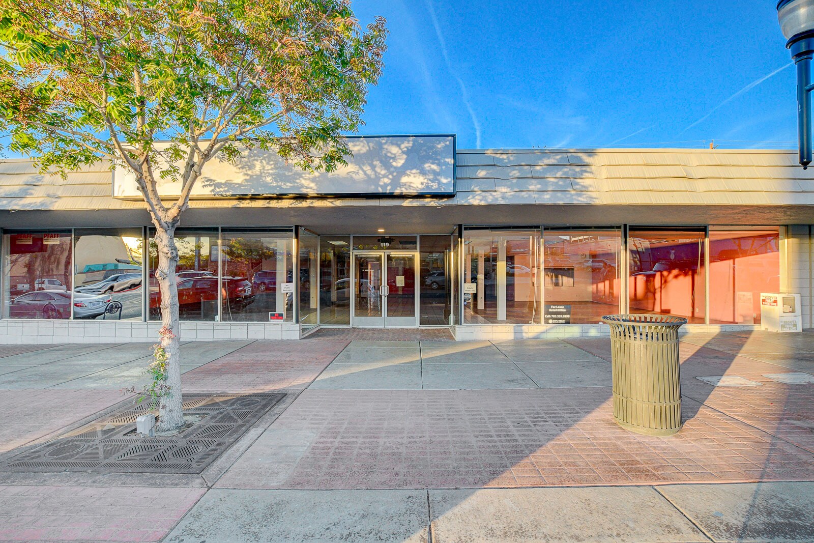 119 S Water St, Henderson, NV à louer Photo de l’immeuble– Image 1 sur 15
