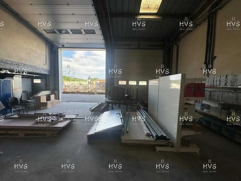 Industriel/Logistique dans Marignane à vendre - Photo intérieure – Image 2 sur 8
