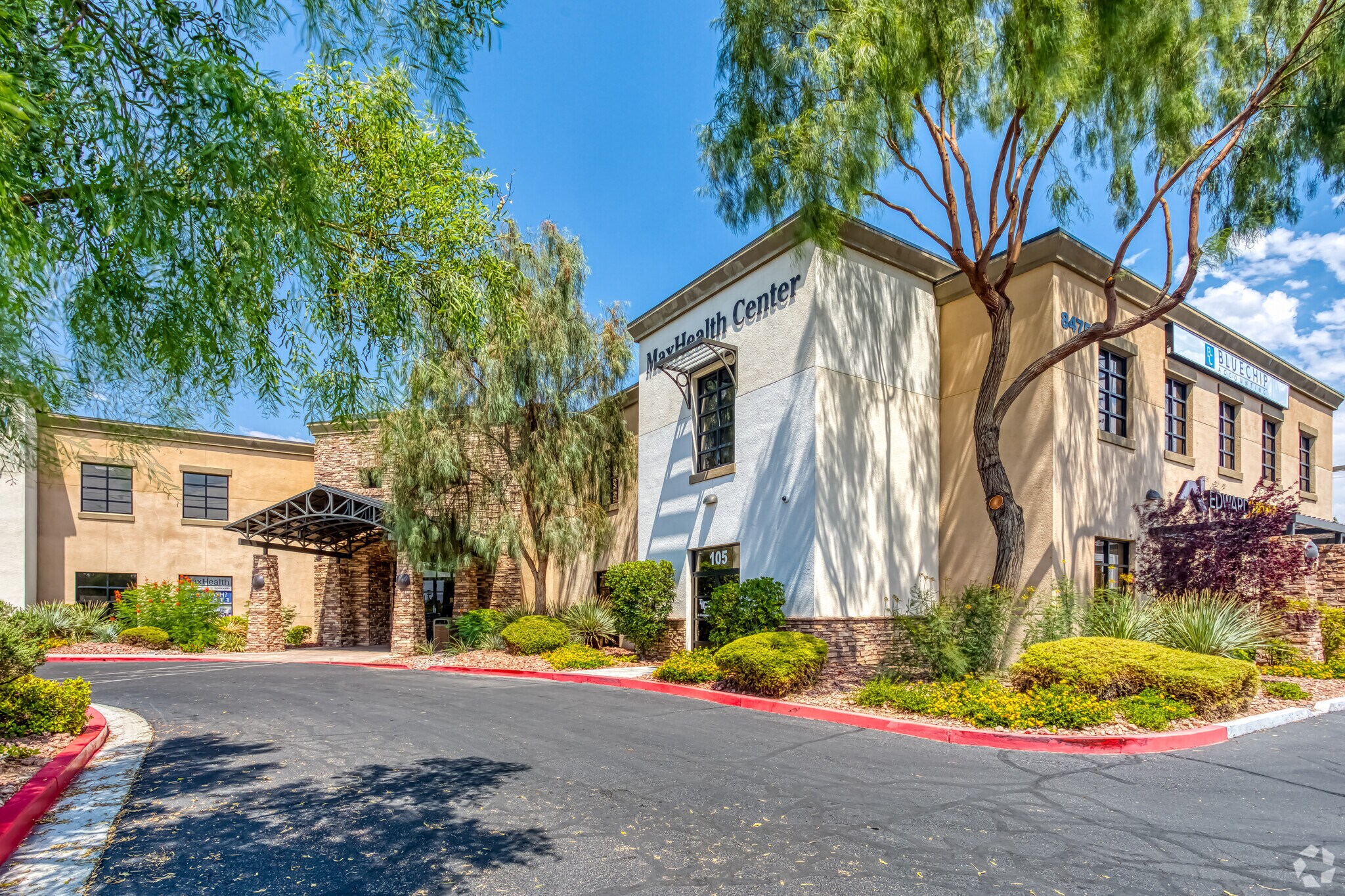 8475 S Eastern Ave, Las Vegas, NV à louer Photo principale– Image 1 sur 6