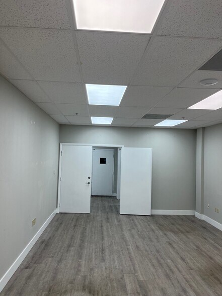 11341-11491 Interchange Cir S, Miramar, FL à louer - Photo intérieure – Image 2 sur 6