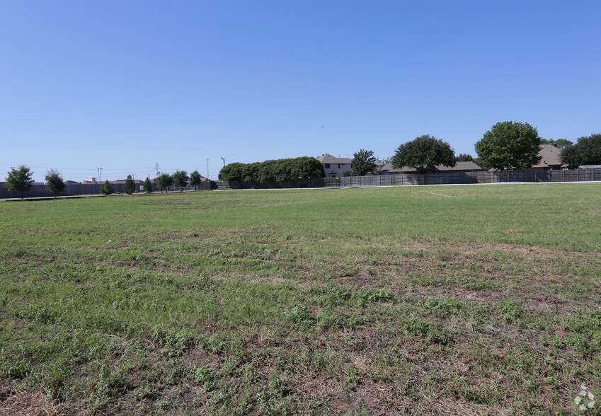 2500 Smith Barry Rd, Pantego, TX à vendre - Photo principale – Image 1 sur 3