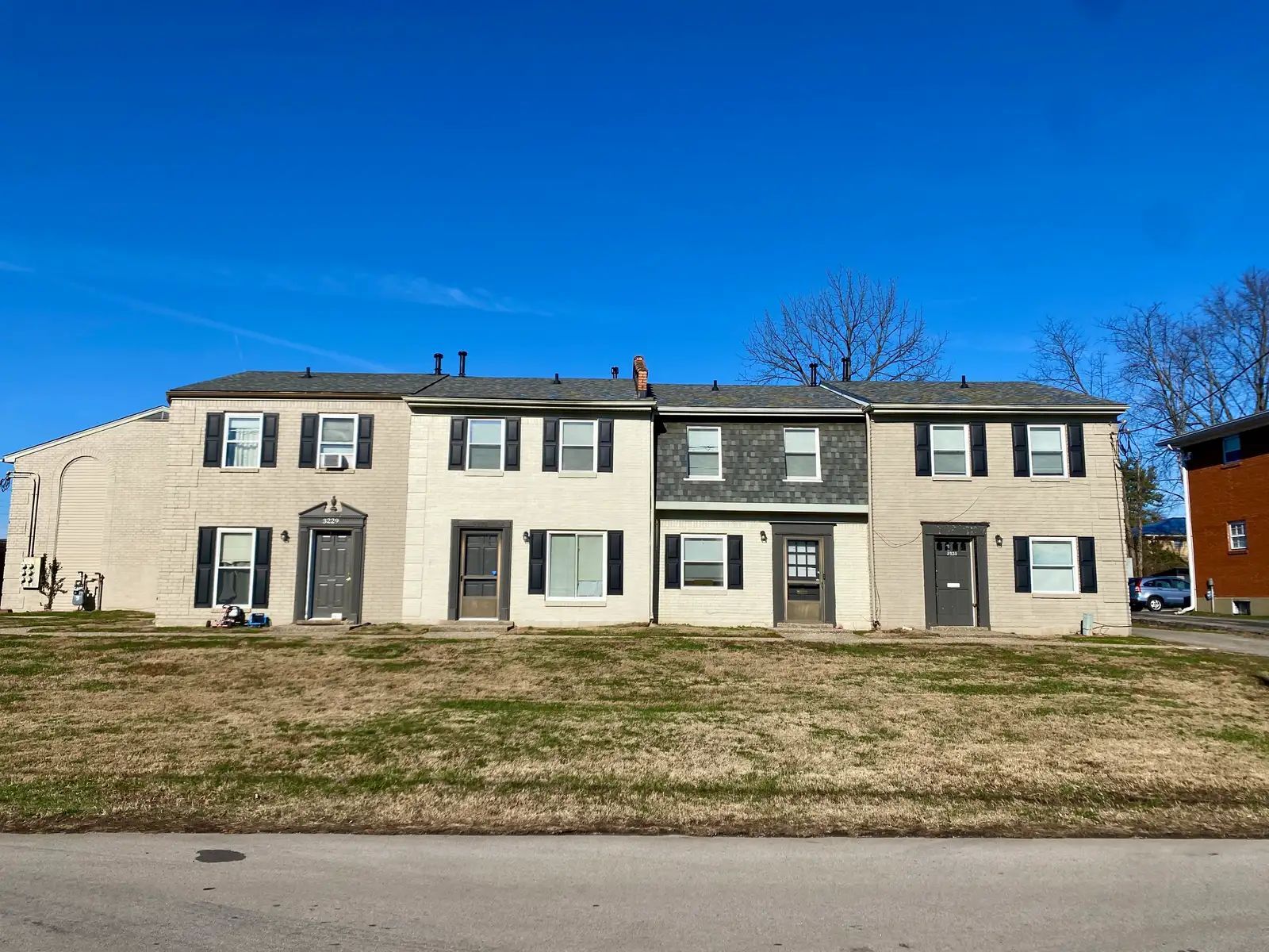 3229 Orchard Manor Cir, Louisville, KY à vendre Photo de l’immeuble– Image 1 sur 9
