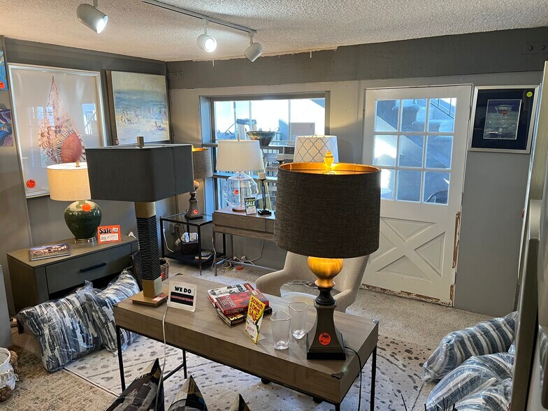333 Marine Ave, Newport Beach, CA à louer - Photo de l’immeuble – Image 3 sur 11