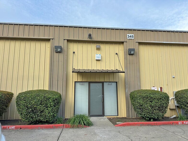 343-345 W 9th St, Santa Rosa, CA à vendre - Photo de l’immeuble – Image 3 sur 22