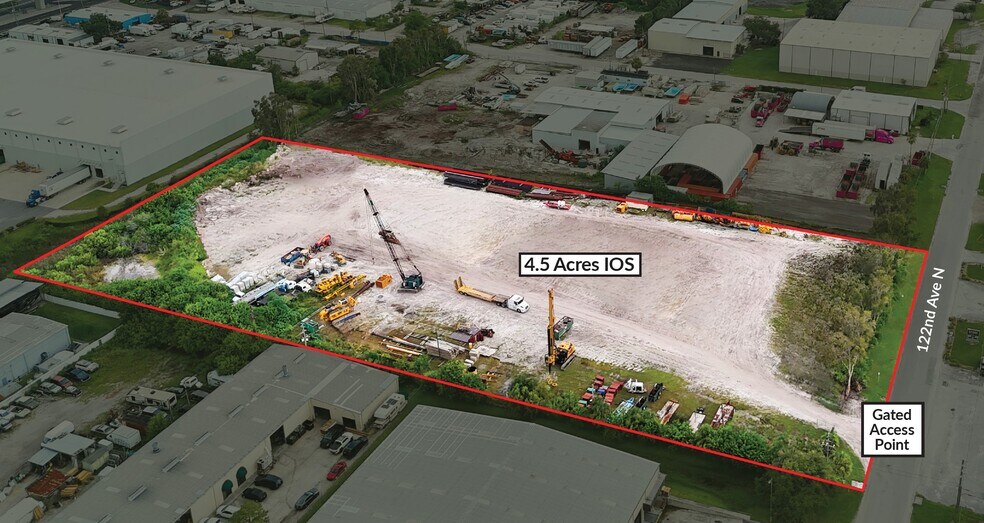 12175 122nd Ave, Clearwater, FL à louer - Photo de l’immeuble – Image 1 sur 7