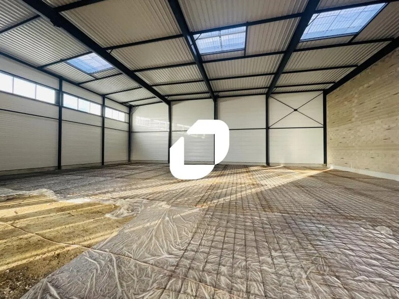 Local d'activités dans Courtry à vendre - Photo intérieure – Image 3 sur 4