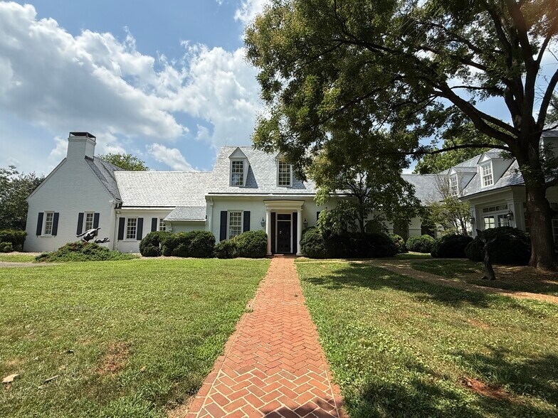 384 Worrell Dr, Charlottesville, VA à vendre - Photo de l’immeuble – Image 3 sur 5