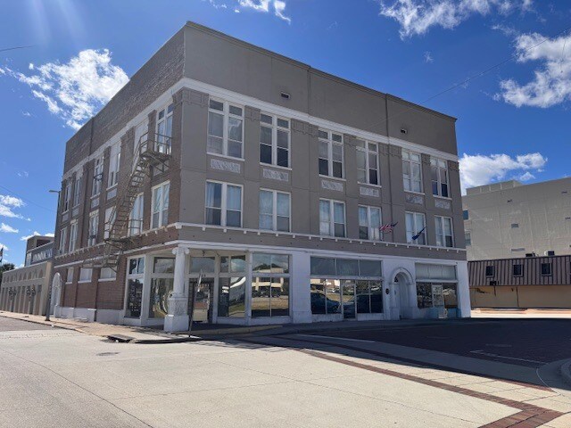 711 Howard Ave, Biloxi, MS à vendre - Photo de l’immeuble – Image 3 sur 5