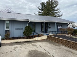 Plus de détails pour 610 E 11th St, Rushville, IN - Bureau à vendre