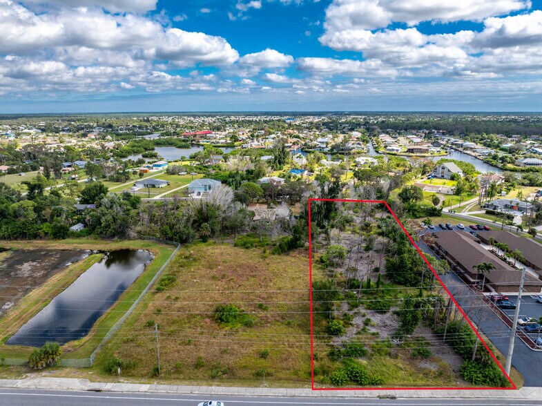 1630 Manor Rd, Englewood, FL à vendre - Photo de l’immeuble – Image 2 sur 20
