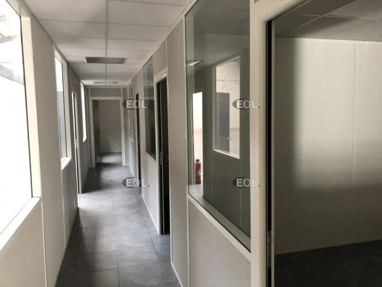 Local d’activités dans Brignais à louer - Photo intérieure – Image 2 sur 7