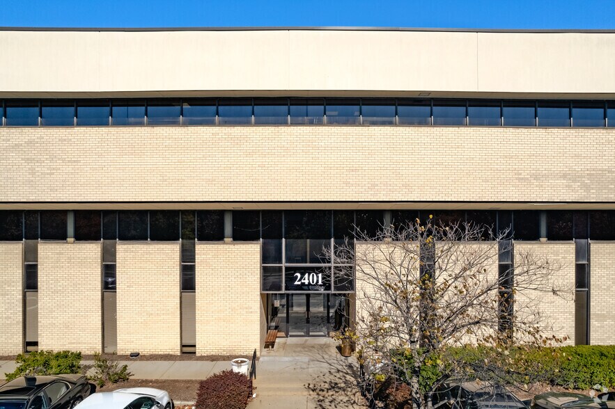 2401 Research Blvd, Rockville, MD à louer - Photo de l’immeuble – Image 2 sur 4