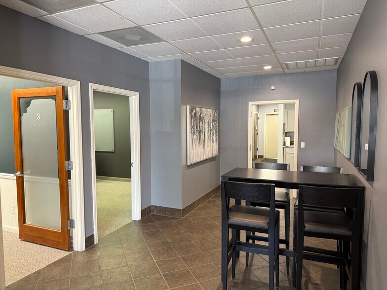 748 Market St, Redding, CA à vendre - Photo de l’immeuble – Image 3 sur 14