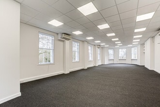 1 Central Rd, Morden à louer Photo intérieure– Image 2 sur 5