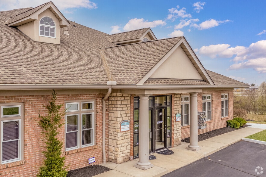7185 Liberty Centre Dr, West Chester, OH à louer - Photo de l’immeuble – Image 3 sur 16