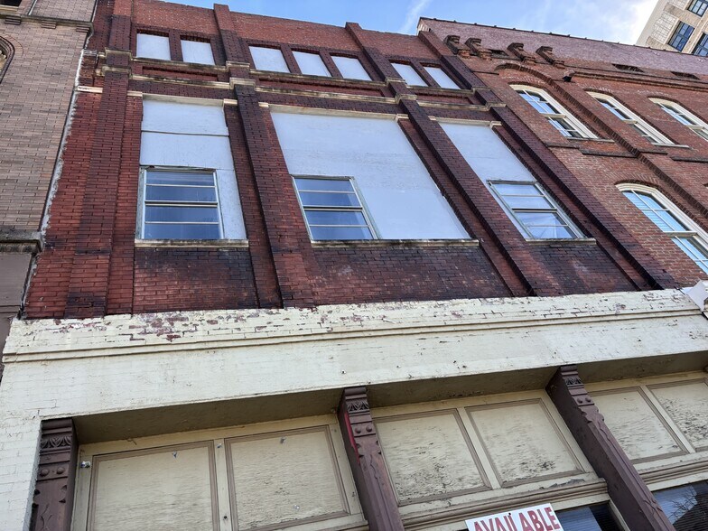 64 S Front St, Memphis, TN à vendre - Photo de l’immeuble – Image 1 sur 7