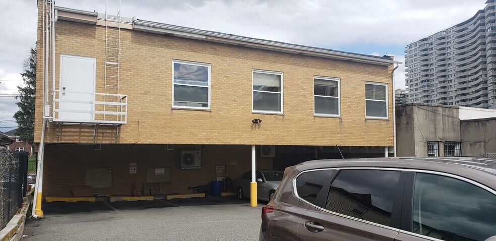 442 Main St, Fort Lee, NJ à vendre - Photo de l’immeuble – Image 2 sur 7