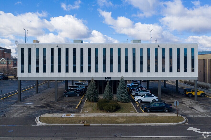 950 Skokie Blvd, Northbrook, IL à louer - Photo de l’immeuble – Image 2 sur 15