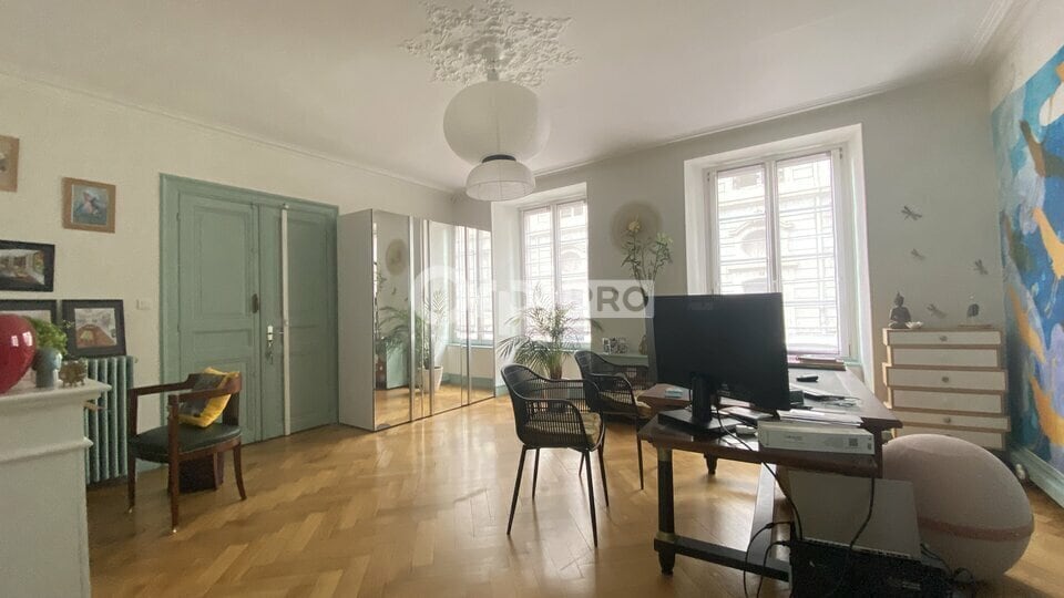 Bureau dans Mulhouse à louer - Photo de l’immeuble – Image 3 sur 7