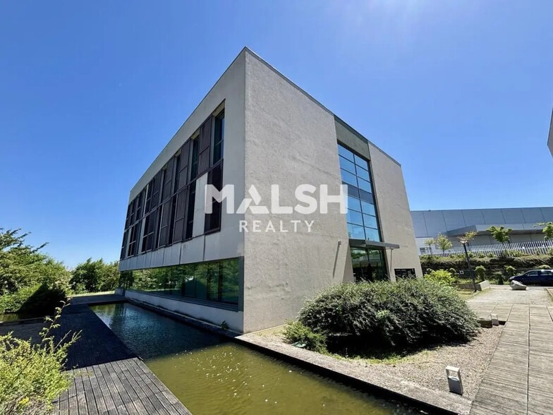 Bureau dans CHAMPAGNE-AU-MONT-D'OR à louer - Photo de l’immeuble – Image 3 sur 13