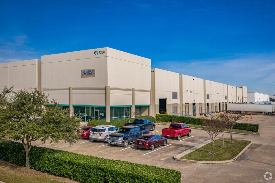6356 Clara Rd, Houston, TX à louer - Photo de l’immeuble – Image 1 sur 2